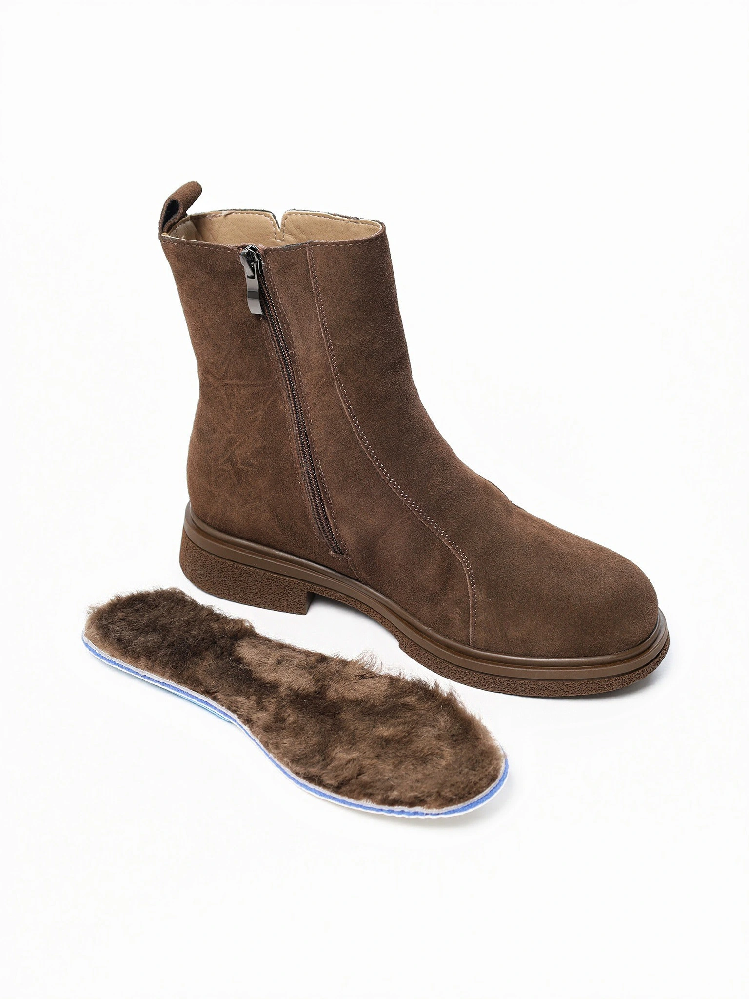 Ботинки коричневого цвета на низком каблуке